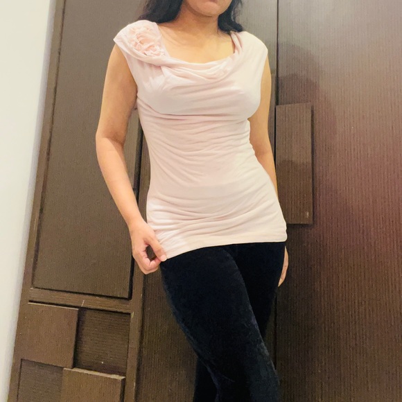 H&M light pink flower detailing top - Picture 6 of 8